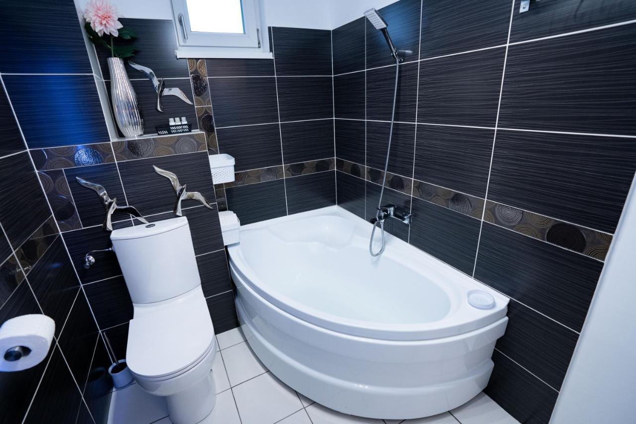 Rcity Apartament 4 Apartment Bukares Bagian luar foto